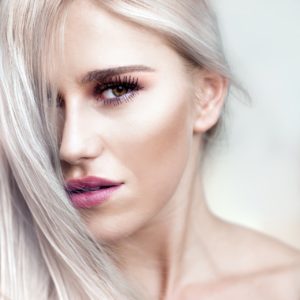 Jak skutecznie zafarbować włosy? koloryzacja i prostowanie włosów cena Poznań. Farby naturalne do włosów