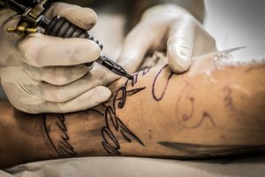 Wykonanie tatuażu – co warto wiedzieć? Salon tatuażu Poznań