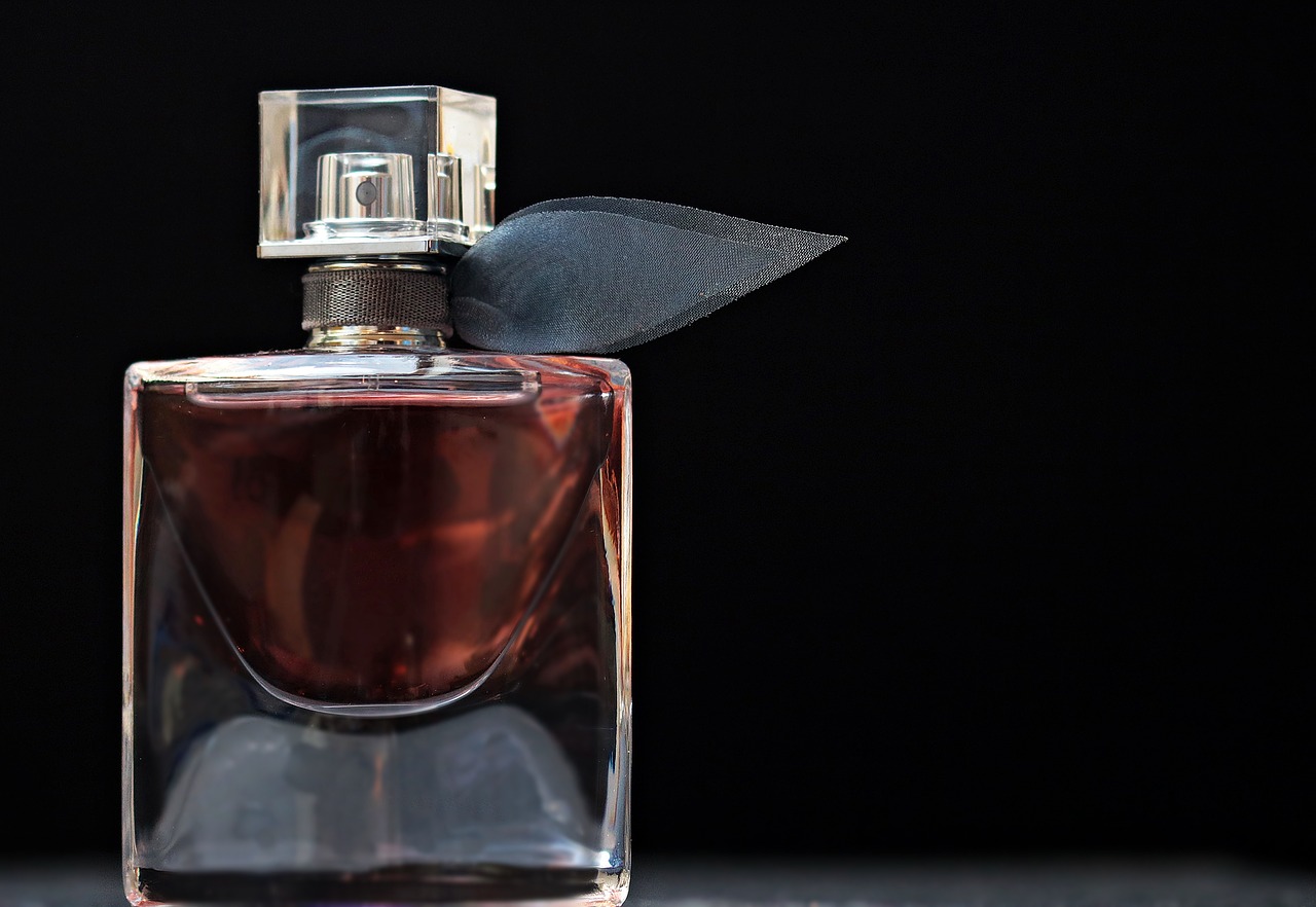 Sekrety dobrej perfumerii. Perfumeria Douglas Płock, Radom