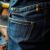 Najbardziej wytrzymałe jeansy: Jak wybrać i dbać o denim?